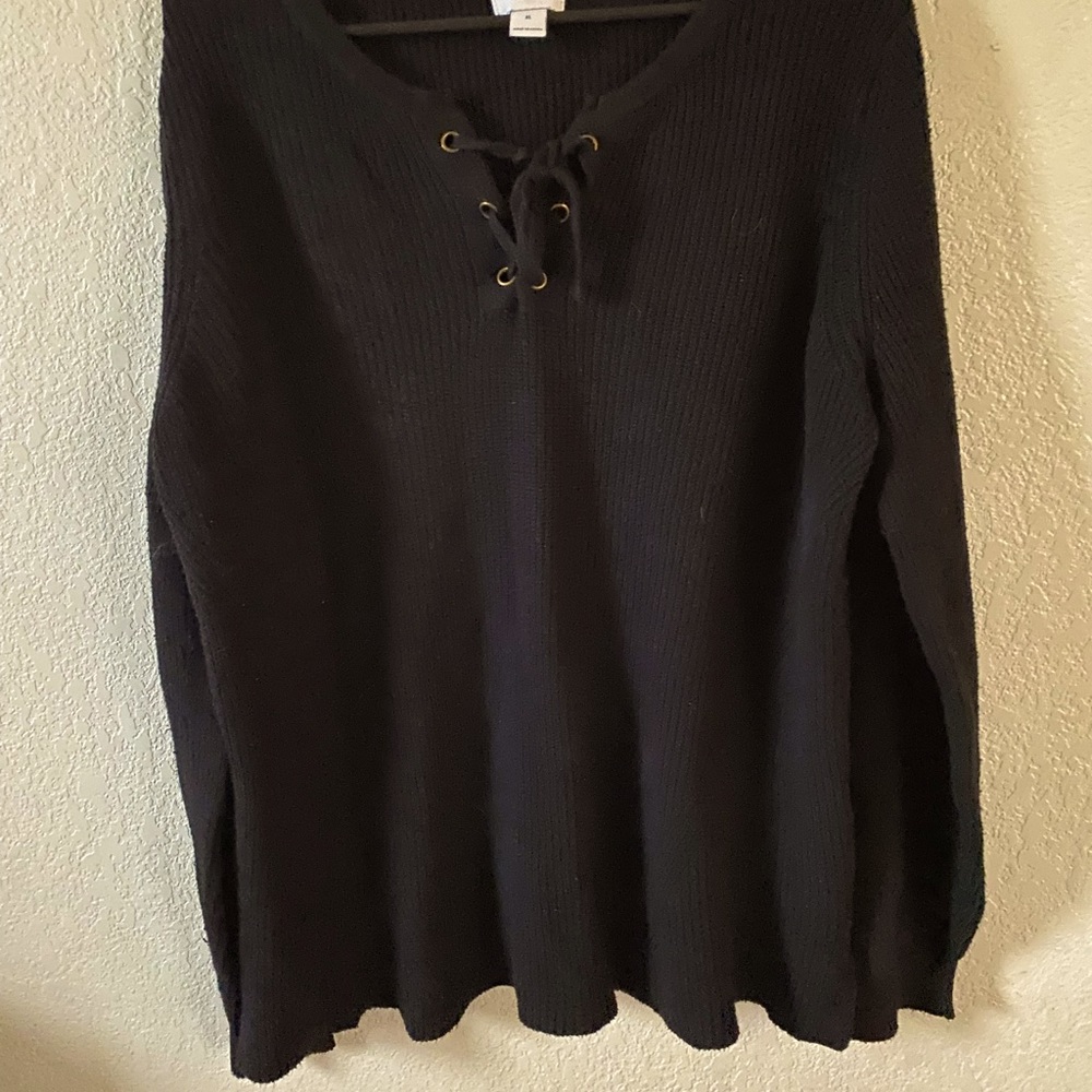Old Navy XL Black Sweater Like New